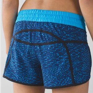 Lululemon Tracker Short III in Samba Snake Kayak Blue/Hero Blue